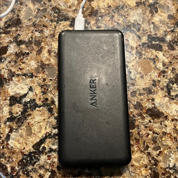 Anker Midnight Black Power Bank - Picture 1 of 7